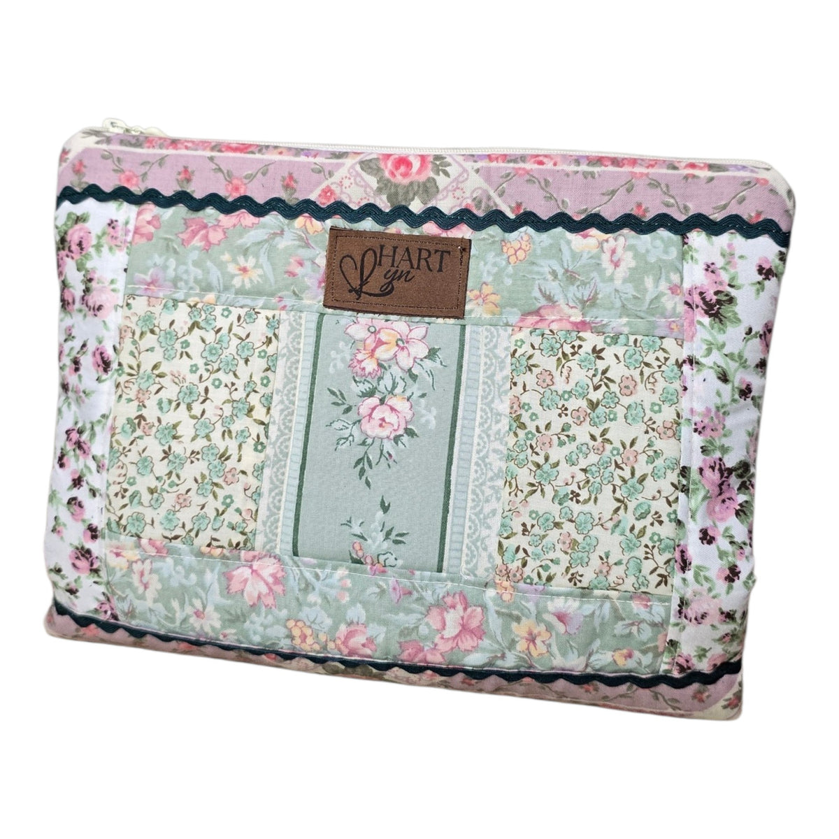 XL Hartlyn pouch